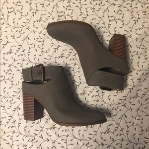 American Eagle Heels